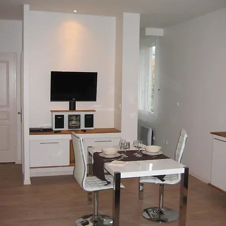Le Beau Site Apartment
